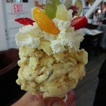 Dutch Dreams - Pralines n cream $4.89!...one scoop - Ice Cream & Frozen Yogurt Near Me - Toronto, Ontario
