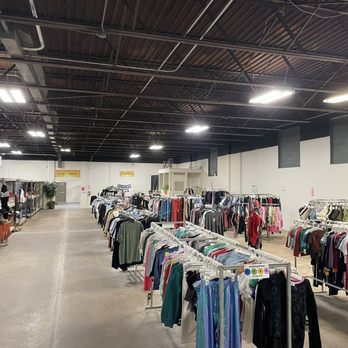 Bin Depot - Brand New Clothes and Shoes!! Prices range from $1 to $10 - Discount Store Near Me - Lebanon, Missouri