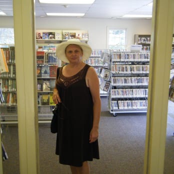 Cranston Public Library - Oak Lawn Branch - A scruffy tourist checking out the library - Libraries Near Me - Cranston, Rhode Island