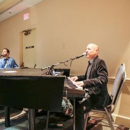 Dueling Piano Dueling Piano