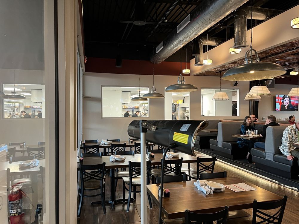 74 Sports Kitchen & Cocktails