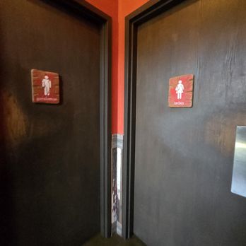 Thyme Kitchen and Craft Beer - Restrooms - Gastropubs Near Me - Peoria, Illinois