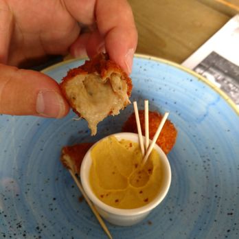 Café Restaurant de Rietstulp - Deep fried sweedish meatball gravy with beef! - Restaurants Near Me - Giethoorn, OV