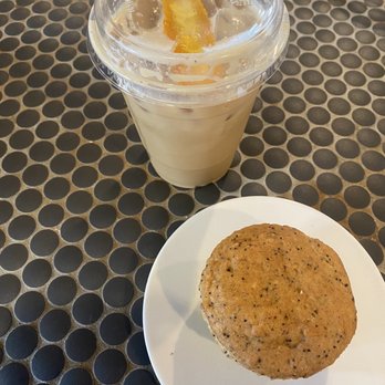 Commissary Barber & Barista - Vanilla latte and gluten free lemon poppyseed muffin - Coffee & Tea Near Me - Indianapolis, Indiana