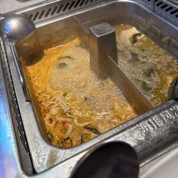 Spicy Pork Soup/辣猪骨火锅