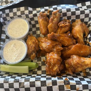 Booty's Wings Burgers & Beer - $.90 wings on Wednesdays! - Bars Near Me - Buckeye, Arizona Booty's Wings Burgers & Beer - $.90 wings on Wednesdays! - Bars Near Me - Buckeye, Arizona