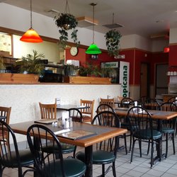 Nonna's Pizza Restaurant - Dining Room