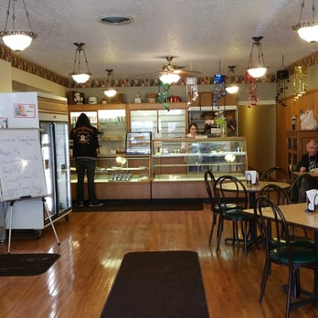 Linne's Bakery and Cafe - Bakeries Near Me - Shelbyville, Indiana