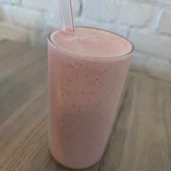 Elite Experience: SYNT Coffee - Strawberry yogurt smoothie - Yelp Events Near Me - Los Angeles, California
