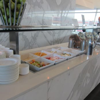 Qantas Club Lounge - Breakfast bar - Airport Lounges Near Me - Mascot, NSW