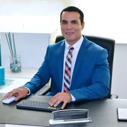 Plastiks - Dr. Rafael Camberos Solis is a board-certified plastic surgeon, offering world-class plastic surgery in Tijuana, Mexico.