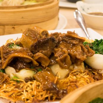 Hing Kee Restaurant - beef stew with vegetable chow mein - Vietnamese Near Me - Chicago, Illinois Hing Kee Restaurant - beef stew with vegetable chow mein - Vietnamese Near Me - Chicago, Illinois