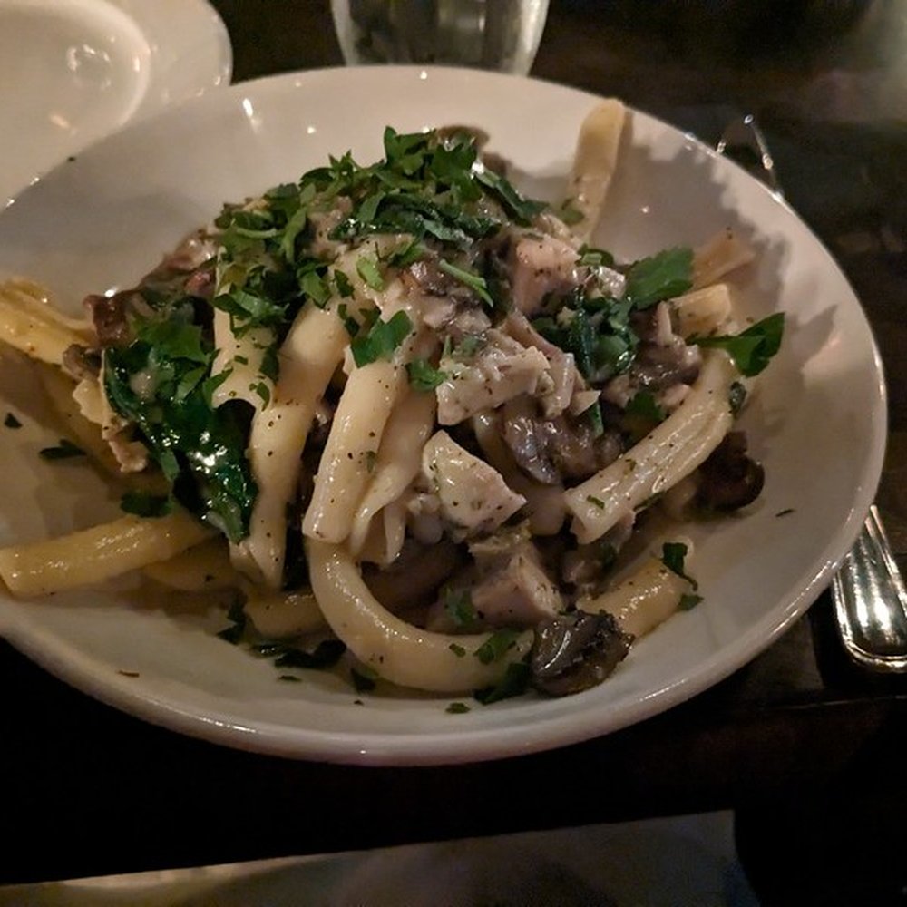 Federal Pizza - Mickey White: Strozzapetri pasta, mushroom trio, herb marinated chicken, spinach, Grana Padano and Fontina cream sauce - Pizza Near Me - Phoenix, Arizona Federal Pizza - Mickey White: Strozzapetri pasta, mushroom trio, herb marinated chicken, spinach, Grana Padano and Fontina cream sauce - Pizza Near Me - Phoenix, Arizona