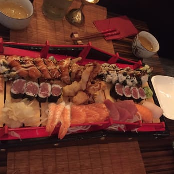 Misaki Sushi - Misaki sushi combo 2 - 28€ - 2 special rolls, 2 nigiri, 8 pc various sashimi, tuna roll and shrimp tempura pcs. - Sushi Bars Near Me - Hamburg, HH Misaki Sushi - Misaki sushi combo 2 - 28€ - 2 special rolls, 2 nigiri, 8 pc various sashimi, tuna roll and shrimp tempura pcs. - Sushi Bars Near Me - Hamburg, HH