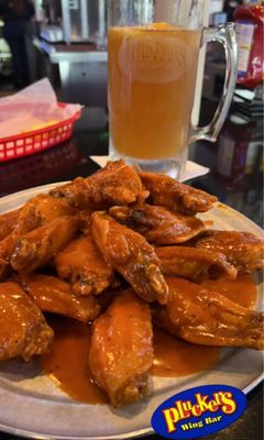 Pluckers Wing Bar by null