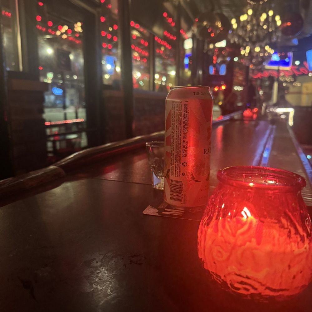 The Matchbox - Inside - Bars Near Me - Chicago, Illinois