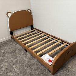 Furniture That Fits & Junk That Doesn’t