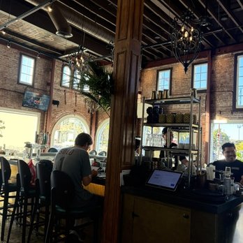 Drakes - Bar area - New American Near Me - San Carlos, California