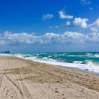 Hollywood Beach - Tourists are gone, snowbirds are gone - Beaches Near Me - Hollywood, Florida