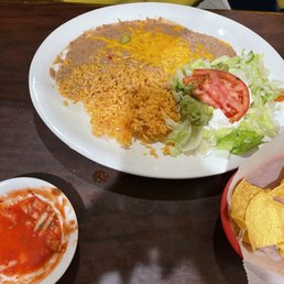 Rice, beans and salad for Fajitas Mixtas Rice, beans and salad for Fajitas Mixtas