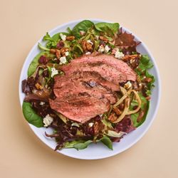 Sizzlin’ Greens - Steak House Salad with Steak