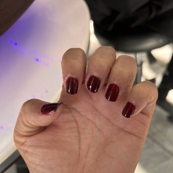 La Belle Nails - Polish isn't on the whole nail, see how there's a gap between nail and skin? - Nail Salons Near Me - Lincoln, California