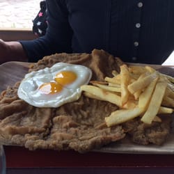 Pueblo Indio - Salvaje milanesa con papas y huevos