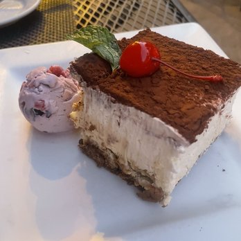 Trattoria Gianni - Tiramisu - Italian Near Me - Chicago, Illinois