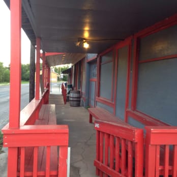 Blake's Cafe - The Front Porch (side view) - Burgers Near Me - McQueeney, Texas