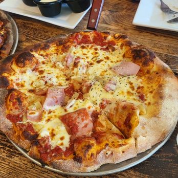 Pizza e Birra - Hawaiian - Pizza Near Me - San Diego, California