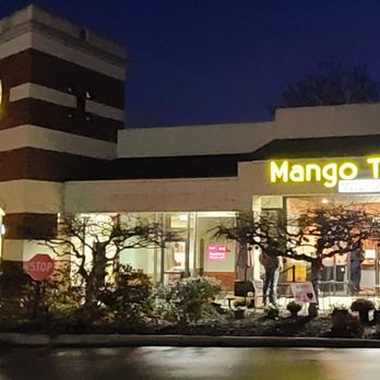 Mango Tree - Front, nice little patio too! - Thai Near Me - Cincinnati, Ohio