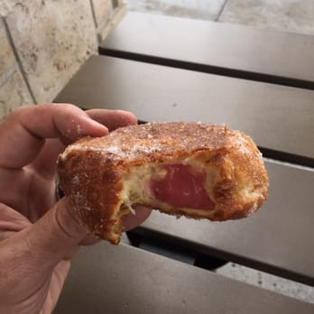 Leonard's Bakery - Guava - Bakeries Near Me - Honolulu, Hawaii