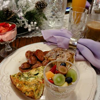 Apples Bed & Breakfast Inn - miss the strawberry mousse - Hotels Near Me - Big Bear Lake, California Apples Bed & Breakfast Inn - miss the strawberry mousse - Hotels Near Me - Big Bear Lake, California