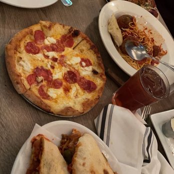 Pizza Nova - Chicken Fettuccine Alfredo, Meatball Sandwich, Pepperoni White Pizza - Pizza Near Me - San Diego, California Pizza Nova - Chicken Fettuccine Alfredo, Meatball Sandwich, Pepperoni White Pizza - Pizza Near Me - San Diego, California