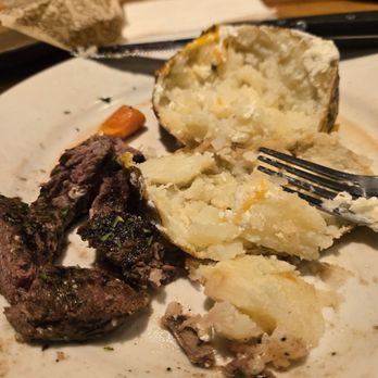 Cheddar's Scratch Kitchen - Steak,potato, and carrots - Southern Near Me - Tampa, Florida