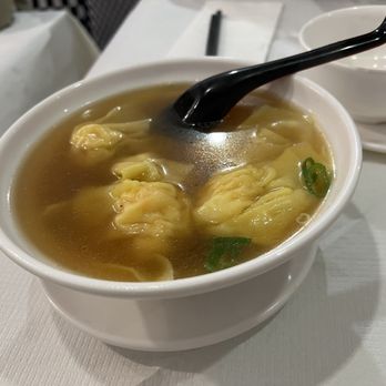 Dumplings' Legend - So bland wonton soup - Dim Sum Near Me - London, XGL