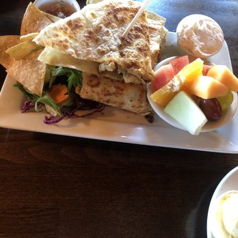 Foxy's Restaurant - Diners Near Me - Glendale, California
