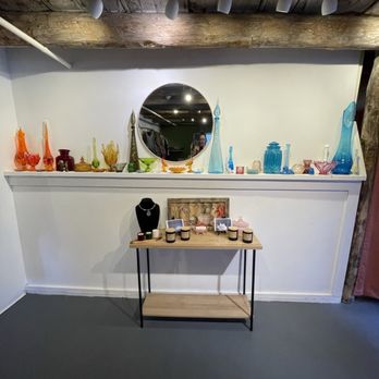 Vintage on Canyon - Vintage glass selection along with gift items - Used, Vintage & Consignment Near Me - Santa Fe, New Mexico
