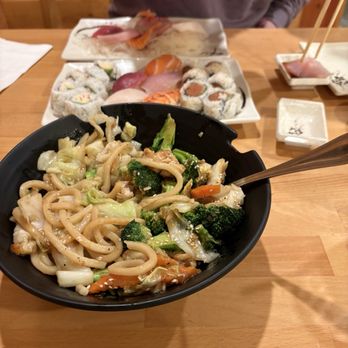 Kobe Japan - Sautéed Chicken Garlic Udon - Japanese Near Me - Pleasant Hill, California Kobe Japan - Sautéed Chicken Garlic Udon - Japanese Near Me - Pleasant Hill, California