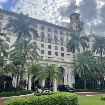 The Breakers - Beautiful landscaping and Gilded Age Architecture - Hotels Near Me - Palm Beach, Florida