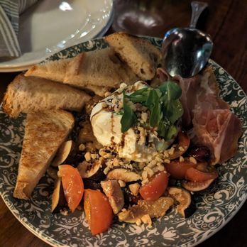 Alpana - Fig and burrata platter - New American Near Me - Chicago, Illinois Alpana - Fig and burrata platter - New American Near Me - Chicago, Illinois