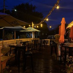 The Seal Pub And Cafe - Outdoor seating