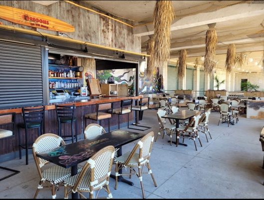 Reggies on the Beach by null