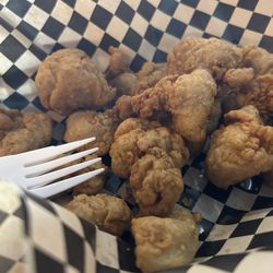 Deep fried gizzards, who doesn't love offals?