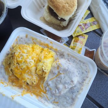 Beachin’ Biscuits - Breakfast & Brunch Near Me - Pismo Beach, California