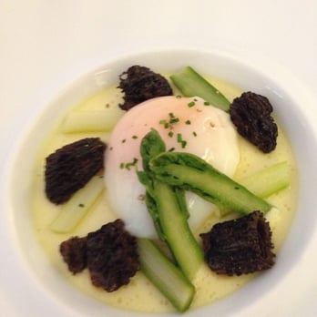 Le122 - Creamy asparagus soup with tender morels and a perfectly poached egg. Heaven in a bowl. - French Near Me - Paris, 75 Le122 - Creamy asparagus soup with tender morels and a perfectly poached egg. Heaven in a bowl. - French Near Me - Paris, 75