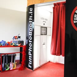Fun Photo Booth - Our Photo Booth