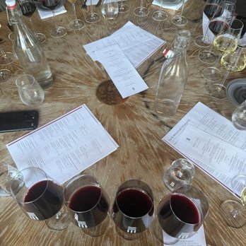 Early Mountain Vineyards - Wine flights - Wineries Near Me - Madison, Virginia