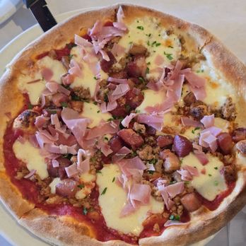 Finbars Italian Kitchen - DiParma Pizza - Italian Near Me - Seal Beach, California