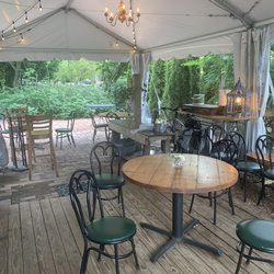 PointBreezeway - Outdoor seating